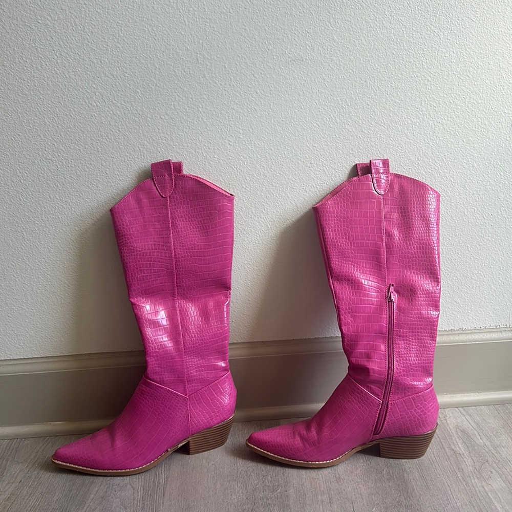 Pink crocodile cowgirl boots
